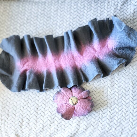 NWOT Handmade Felted Wool Wrap Scarf, Silk-Soft Nuno Felt, Women Neck Warmer - Picture 9 of 13